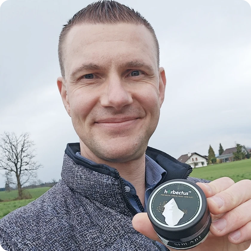 TEST Moisture Maskuojantis Daugiafunkcinis CC Kremas – PATOBULINTAS Moisture.lt 40